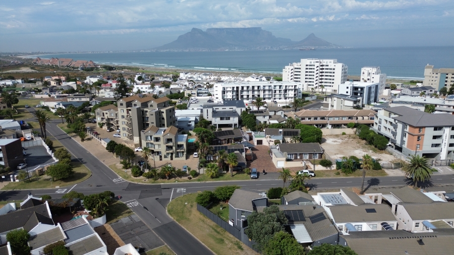 4 Bedroom Property for Sale in Waves Edge Western Cape